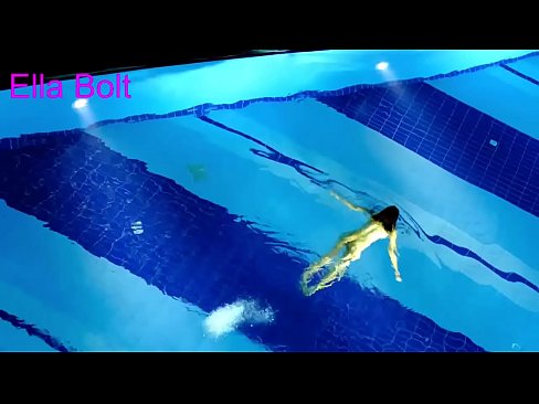 ❤️ Je ne peux pas m'arrêter de regarder, jeune blonde prise en train de nager nue dans la piscine de la station ELLA BOLT. ❌ Vidéo de baise at fr.marketapp.top ❌❤