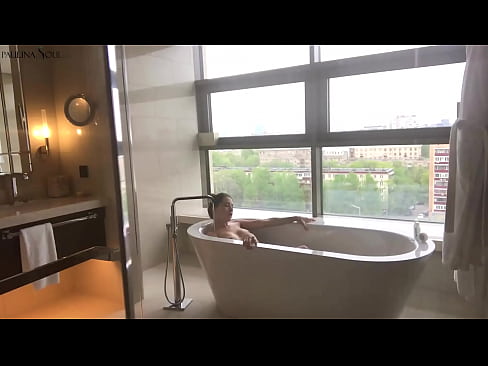 ❤️ Une énorme nana se branlant passionnément la chatte dans la salle de bains ❌ Vidéo de baise at fr.marketapp.top ❌❤